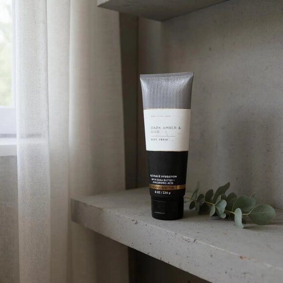 Dark Amber Oud Body Cream From Bath & Body Works - Picture 3 of 4